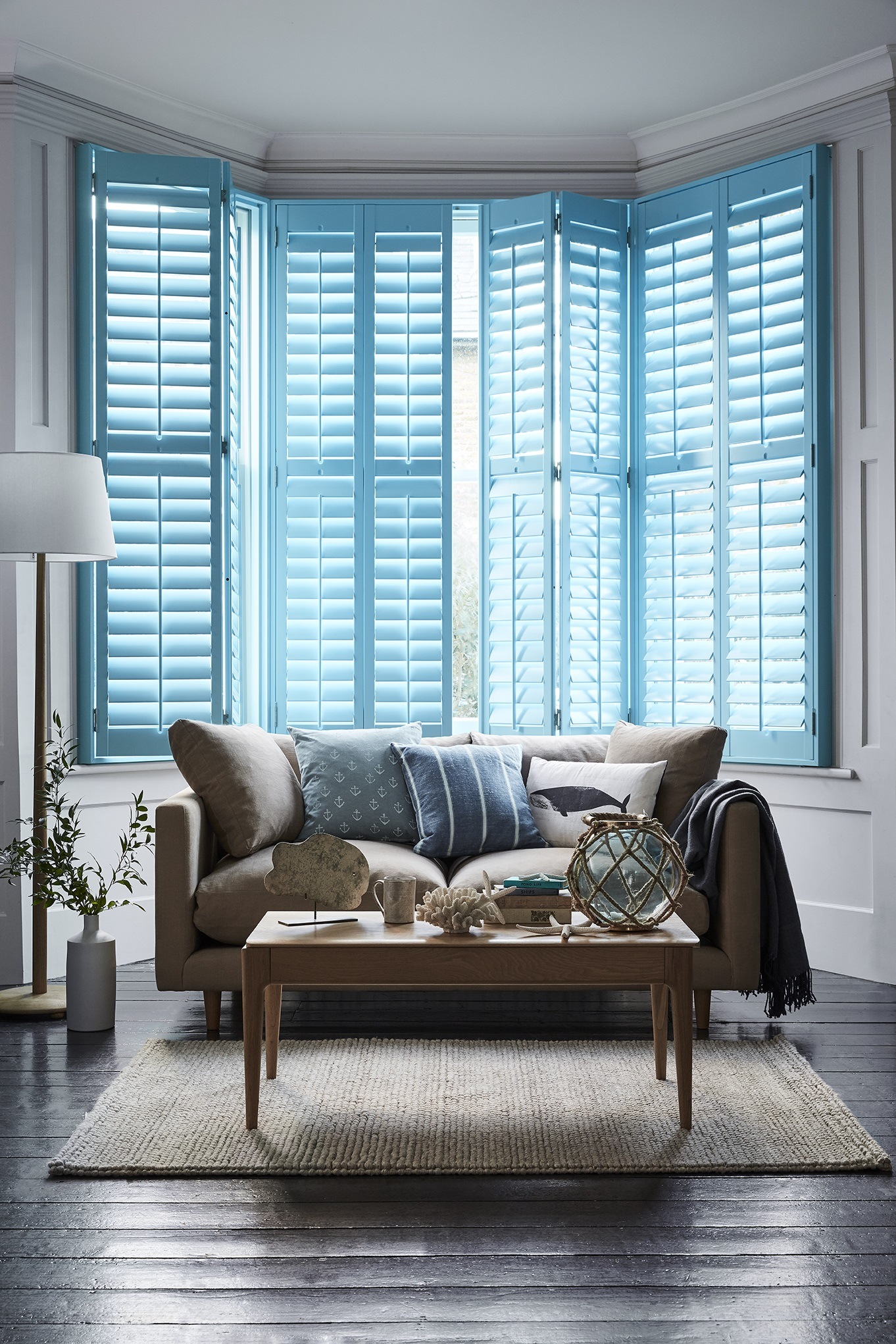 Shutterly-Fabulous-Nautical-Living-Room-(1)-kraken.jpg